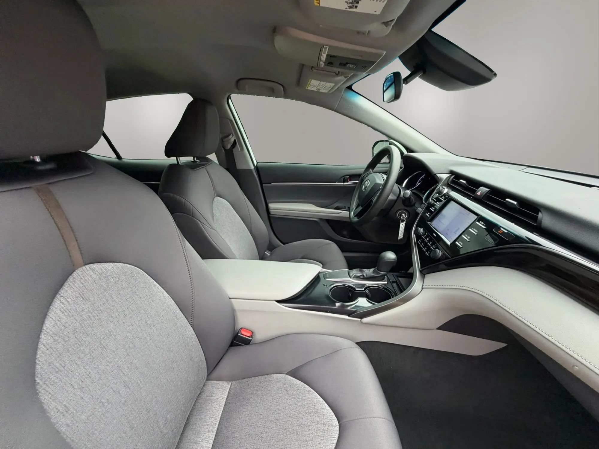 Used 2020 Toyota Camry LE FWD image 12
