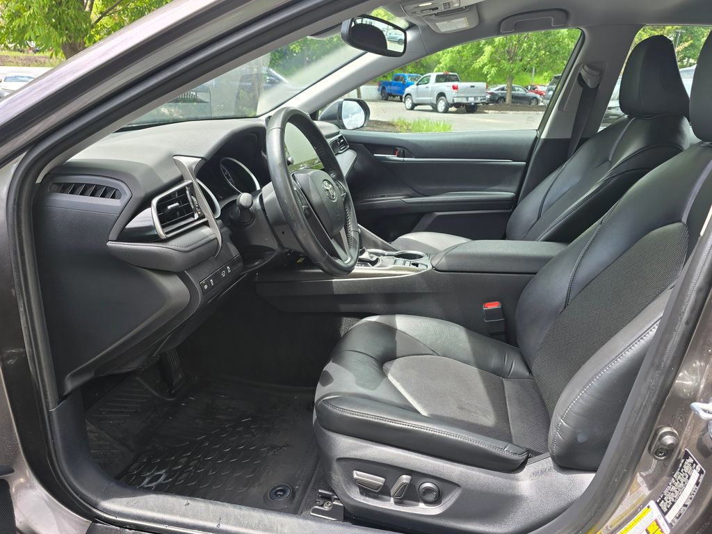 Used 2023 Toyota Camry XLE FWD image 16