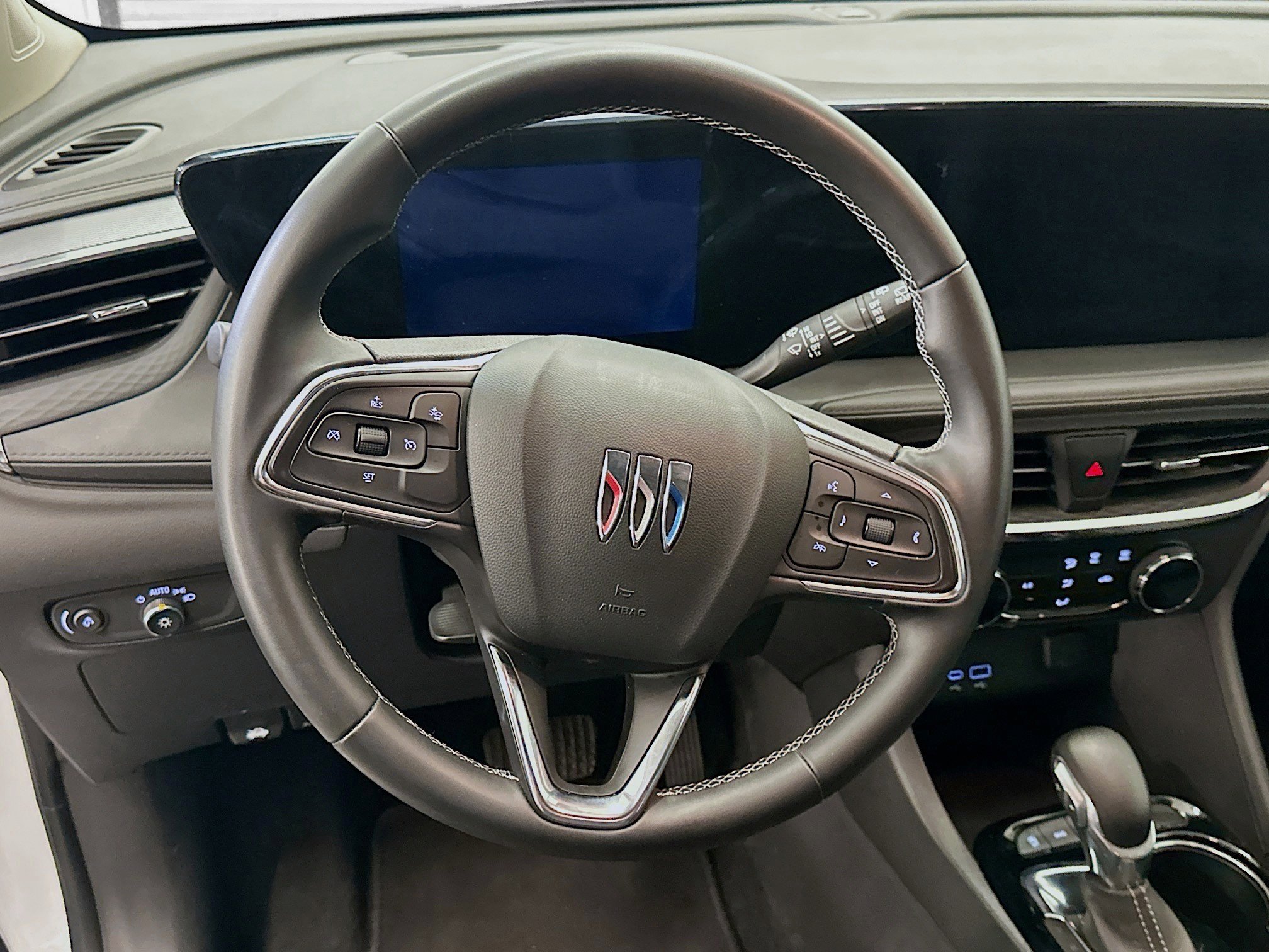 Used 2025 Buick Encore GX Preferred image 18