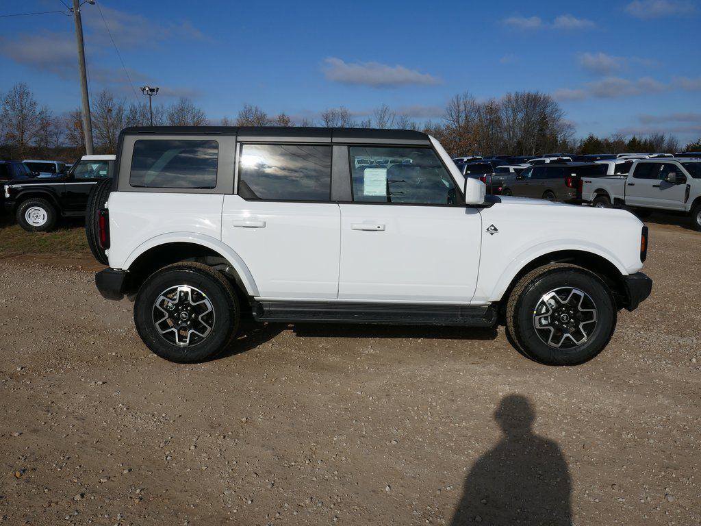 New 2025 Ford Bronco Outer Banks image 3