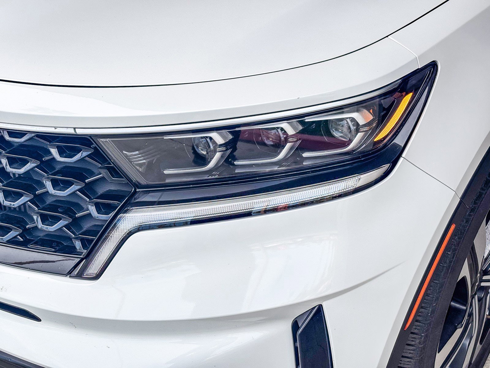 Used 2023 Kia Sorento SX Prestige image 10