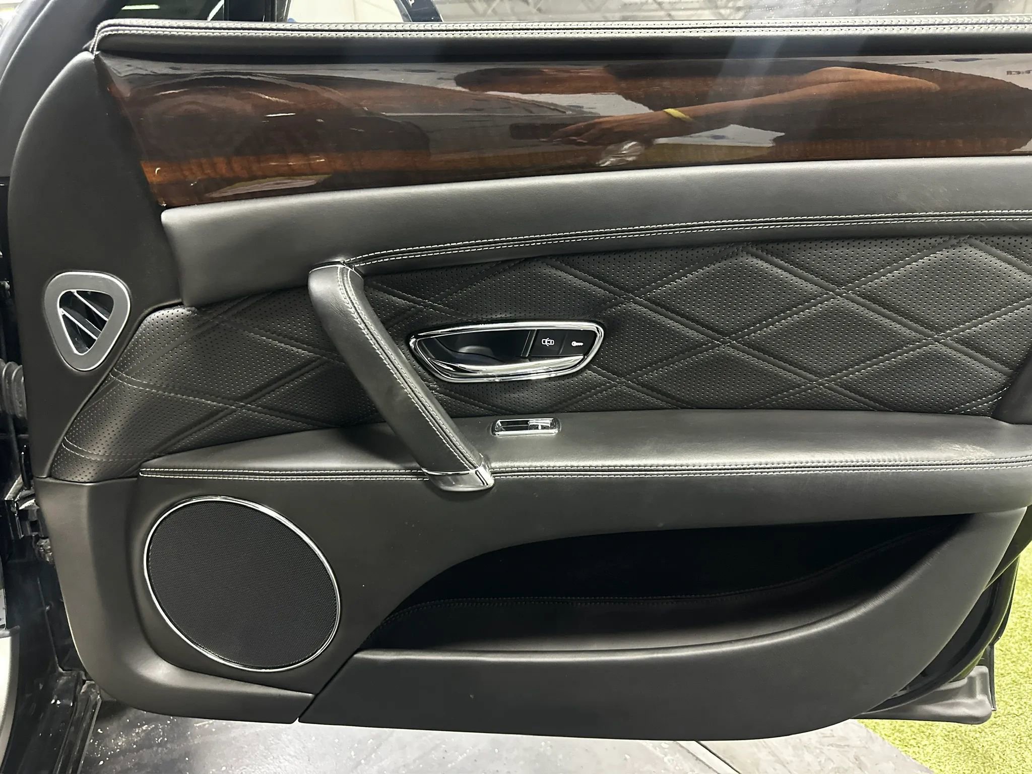 Used 2014 Bentley Flying Spur W12 AWD/4WD image 26