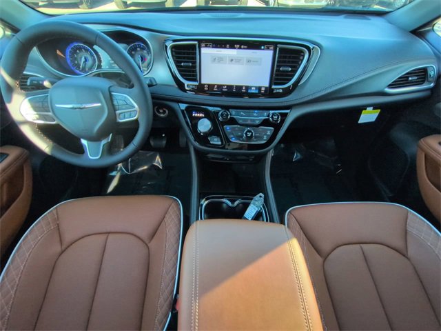 New 2026 Chrysler Pacifica Pinnacle image 14