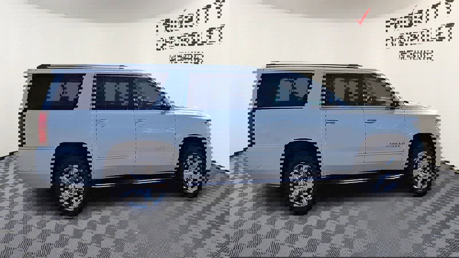 Used 2018 Chevrolet Suburban Premier image 9