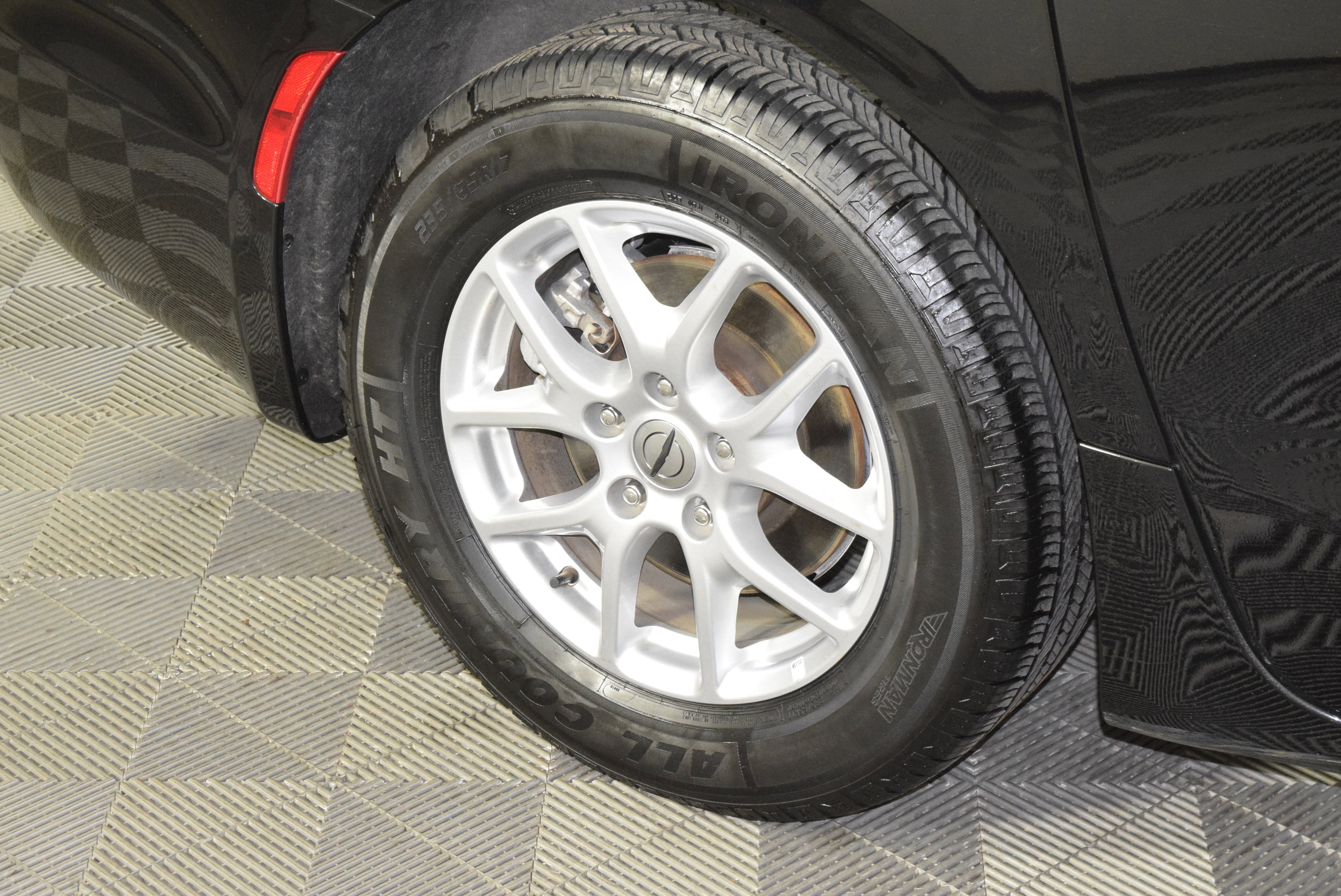 Used 2024 Chrysler Pacifica Touring-L image 46