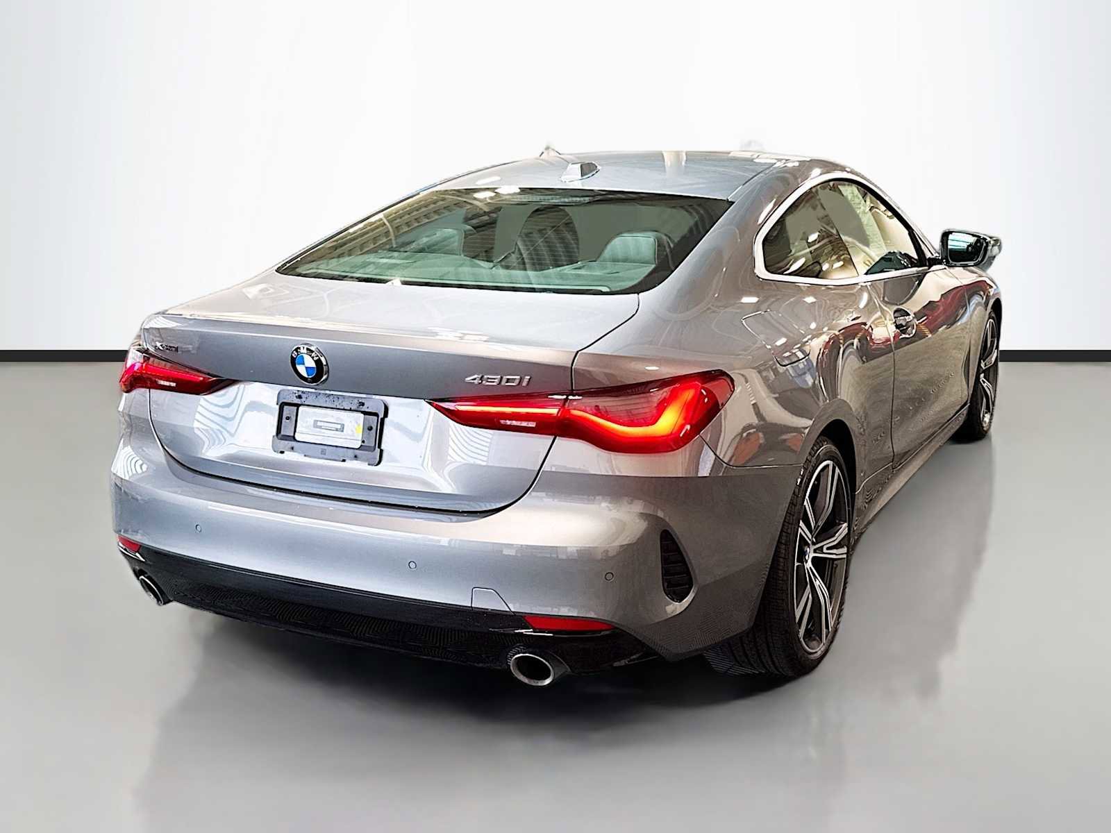 Certified 2024 BMW 430i xDrive Coupe w/ Premium Package image 3