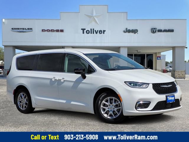 Used 2024 Chrysler Pacifica Touring-L FWD video 1