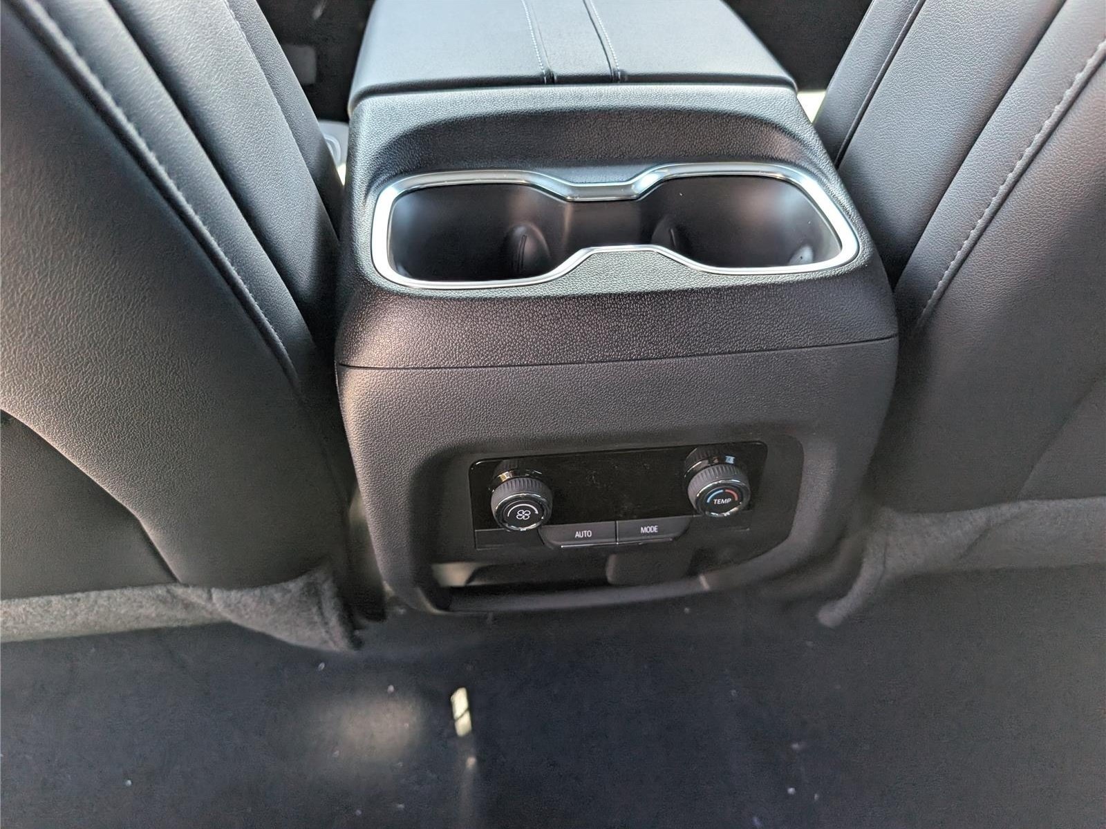New 2027 Chevrolet Traverse LT w/ Midnight/Sport Edition FWD image 16