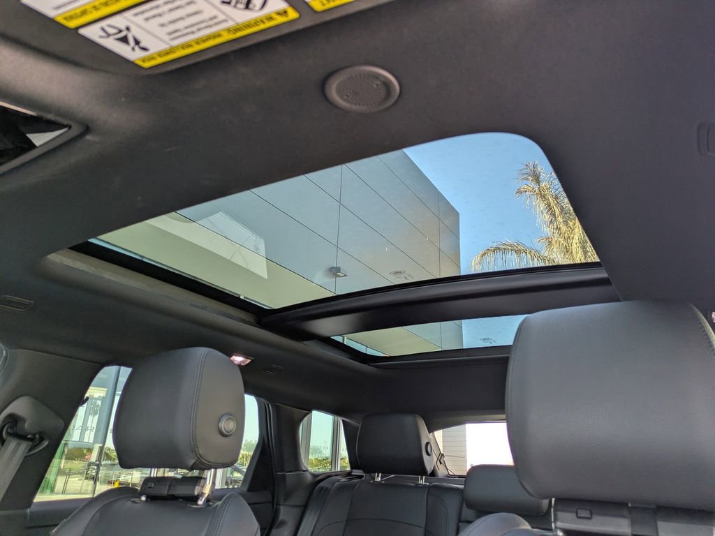 Used 2025 Land Rover Range Rover Evoque S image 23