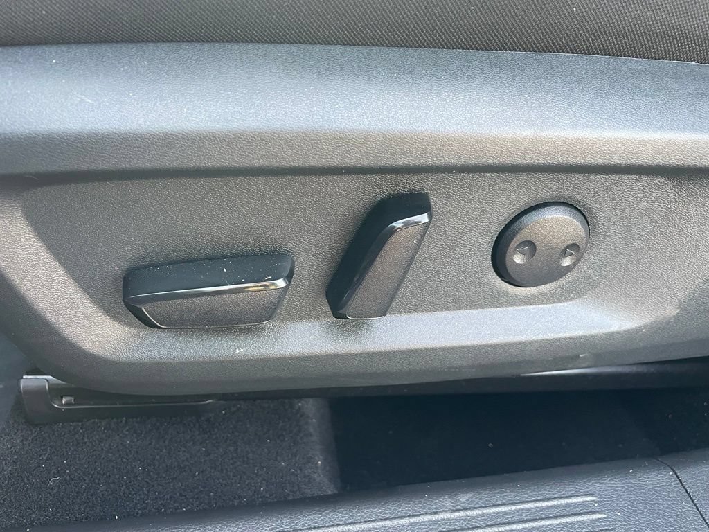 Used 2021 Nissan Rogue SV FWD image 26