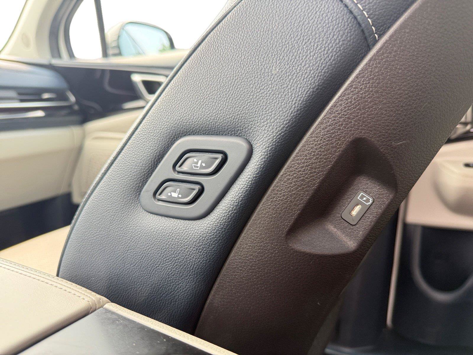 Used 2025 Kia Carnival SX Prestige FWD image 24