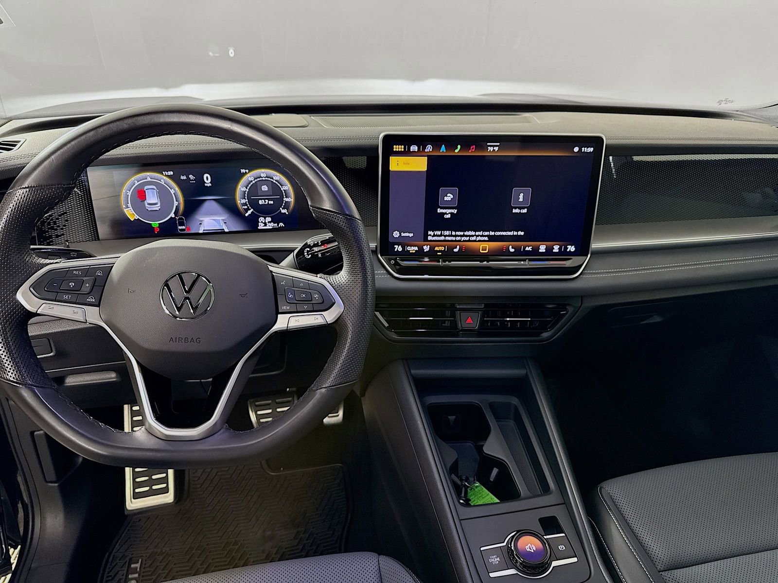 Used 2025 Volkswagen Tiguan SE R-Line AWD/4WD image 20