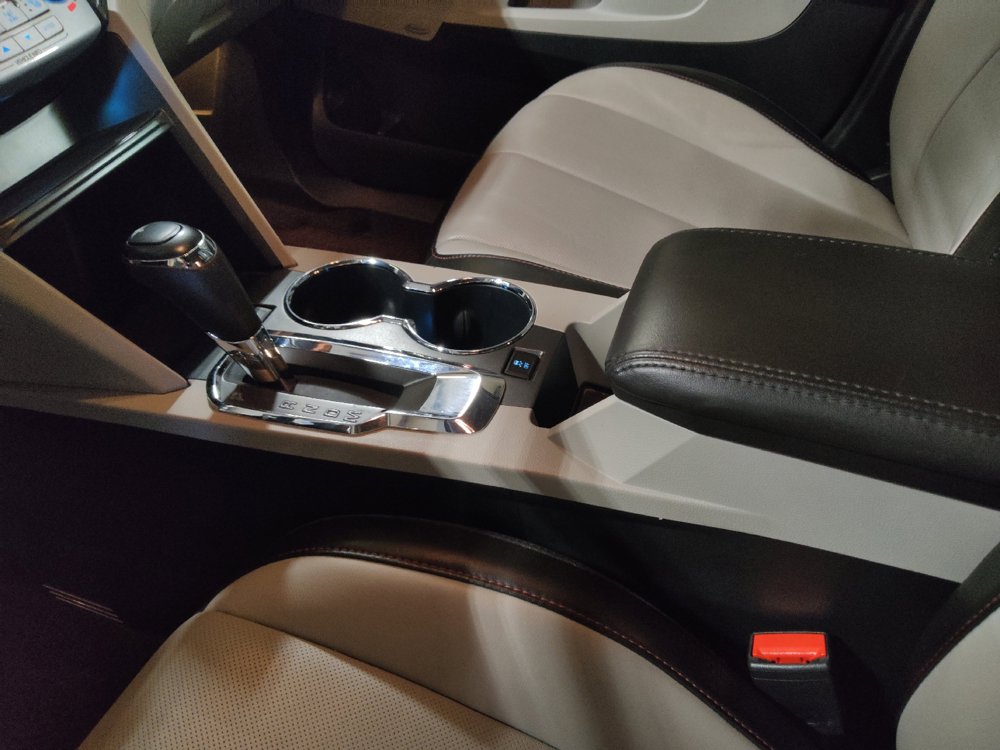 Used 2016 Chevrolet Equinox LTZ w/ Enhanced Convenience Package FWD image 26
