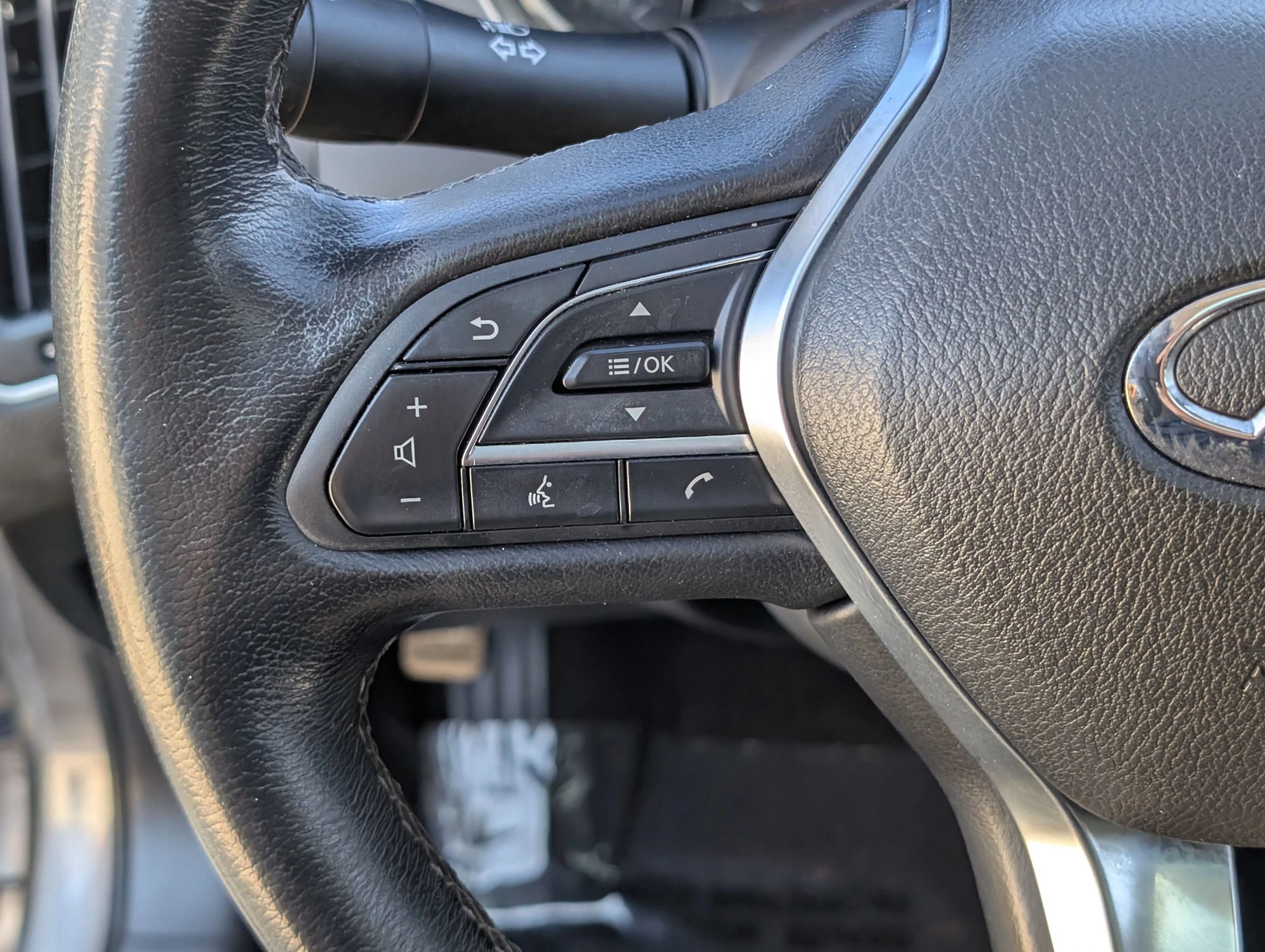 Used 2019 INFINITI Q50 Luxe w/ Essential Package (3.0T Luxe) RWD image 22