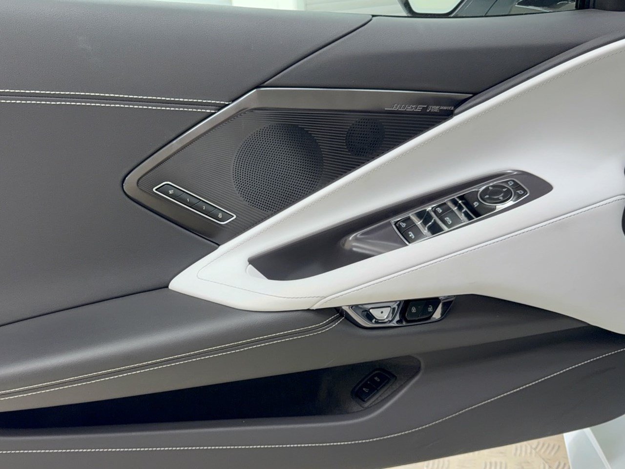 Used 2024 Chevrolet Corvette Stingray Preferred Conv w/ Stealth Interior Trim Package RWD image 14