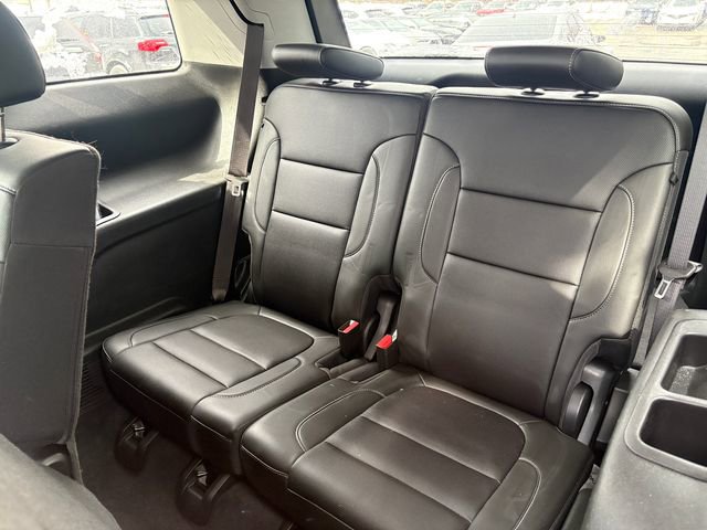 Used 2023 GMC Acadia SLT image 4