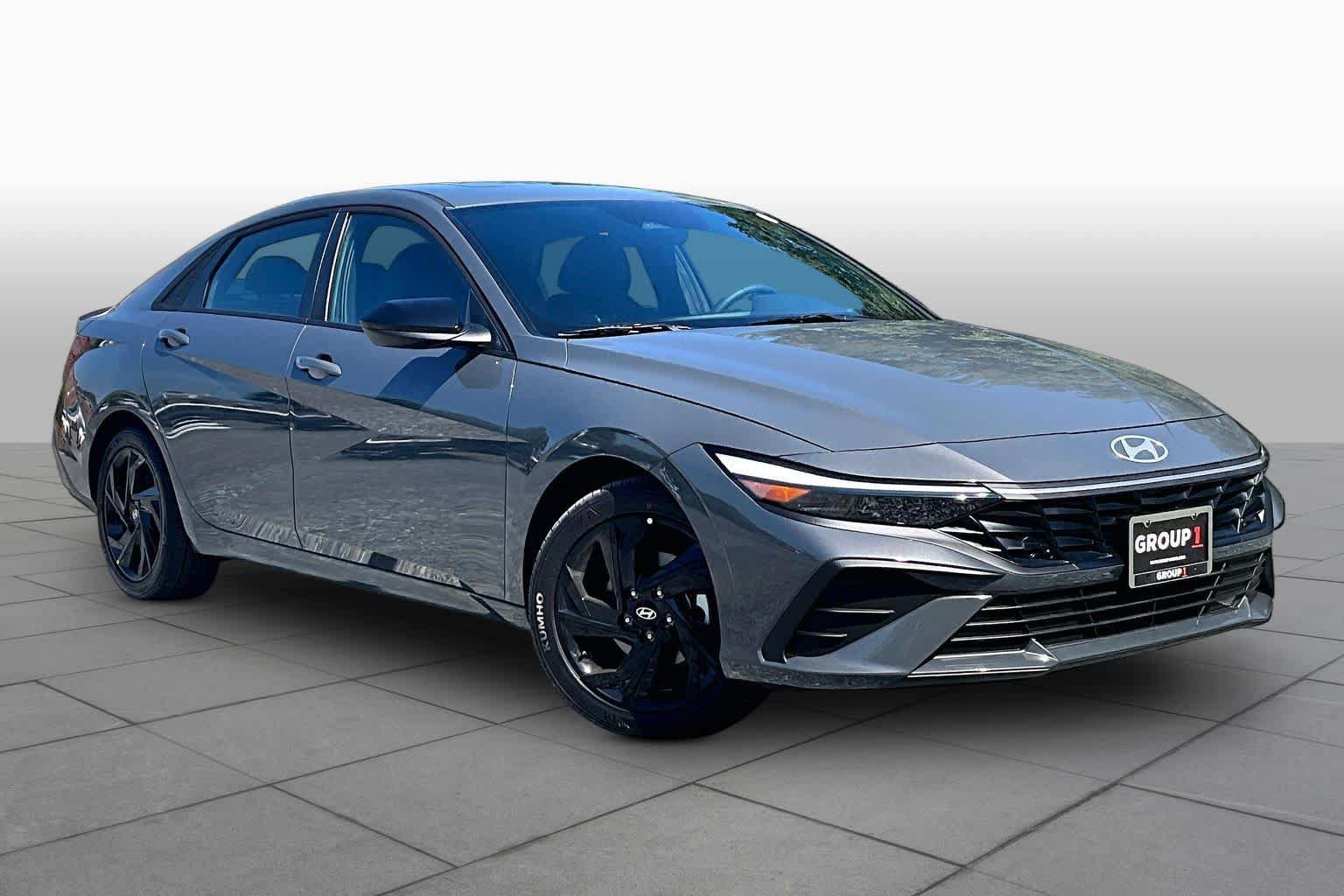 Used 2026 Hyundai Elantra SEL Sport FWD image 3