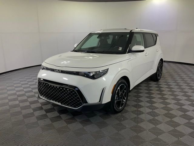 Used 2025 Kia Soul EX image 1