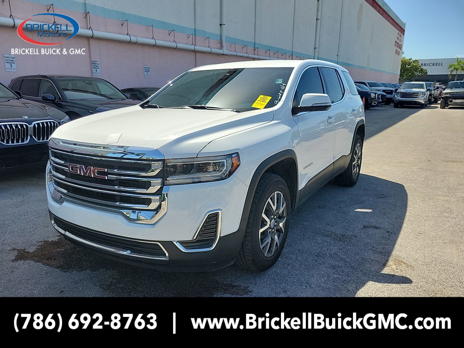 Used 2023 GMC Acadia SLE image 1