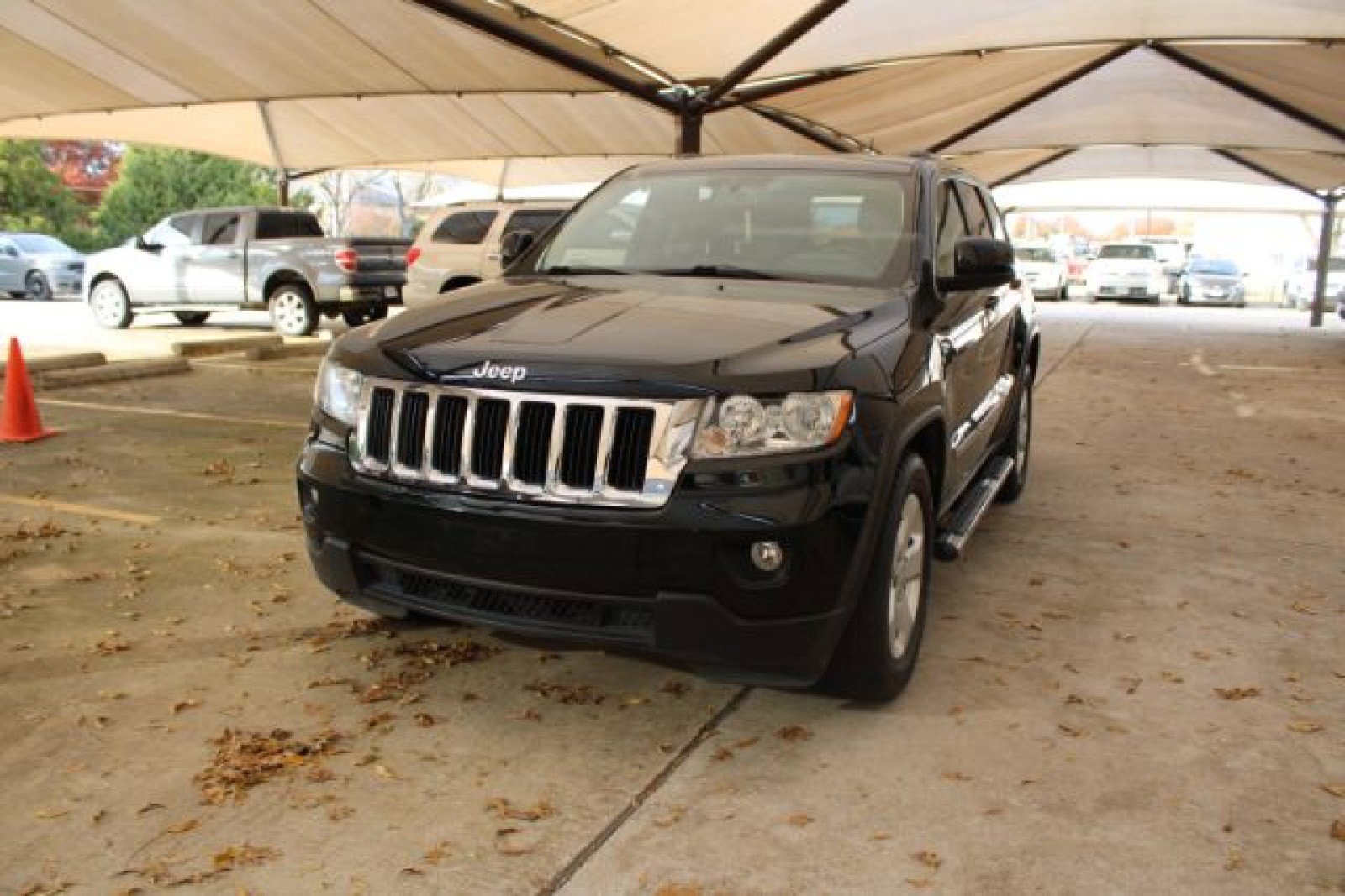 Used 2012 Jeep Grand Cherokee Laredo image 3