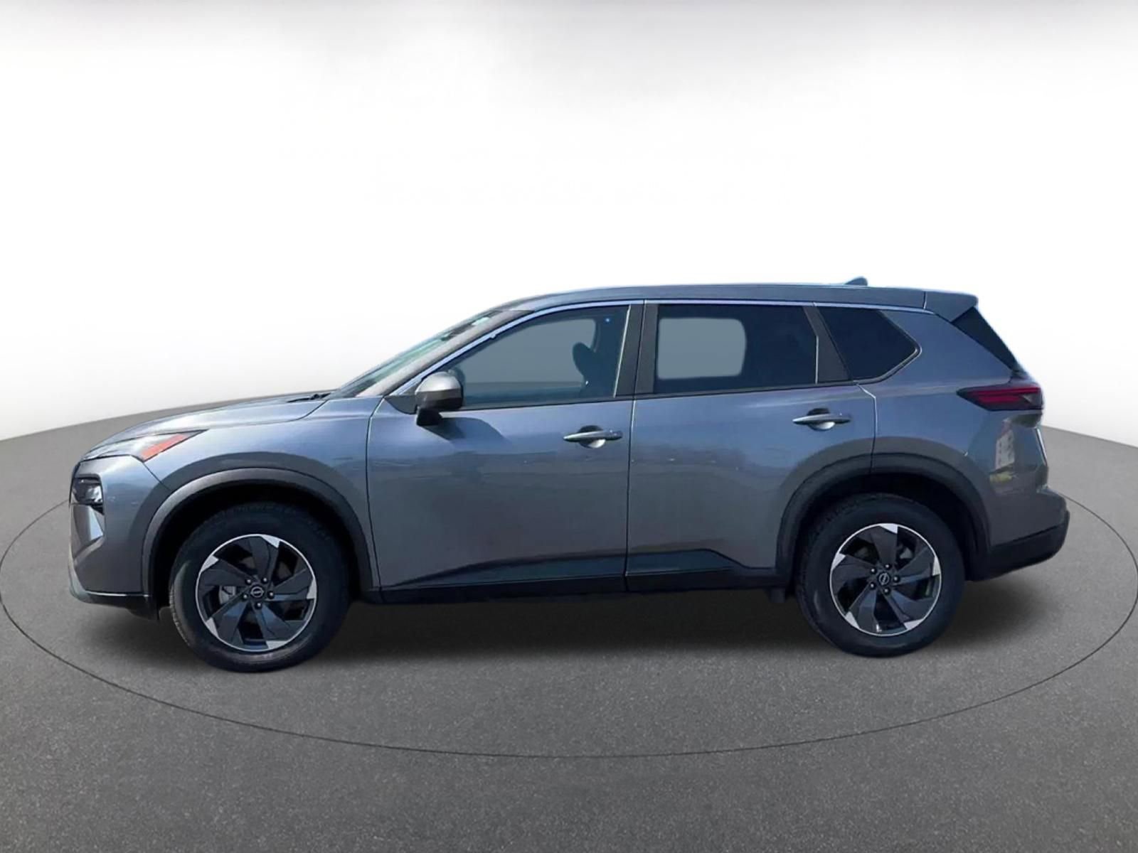 Used 2025 Nissan Rogue SV FWD image 9