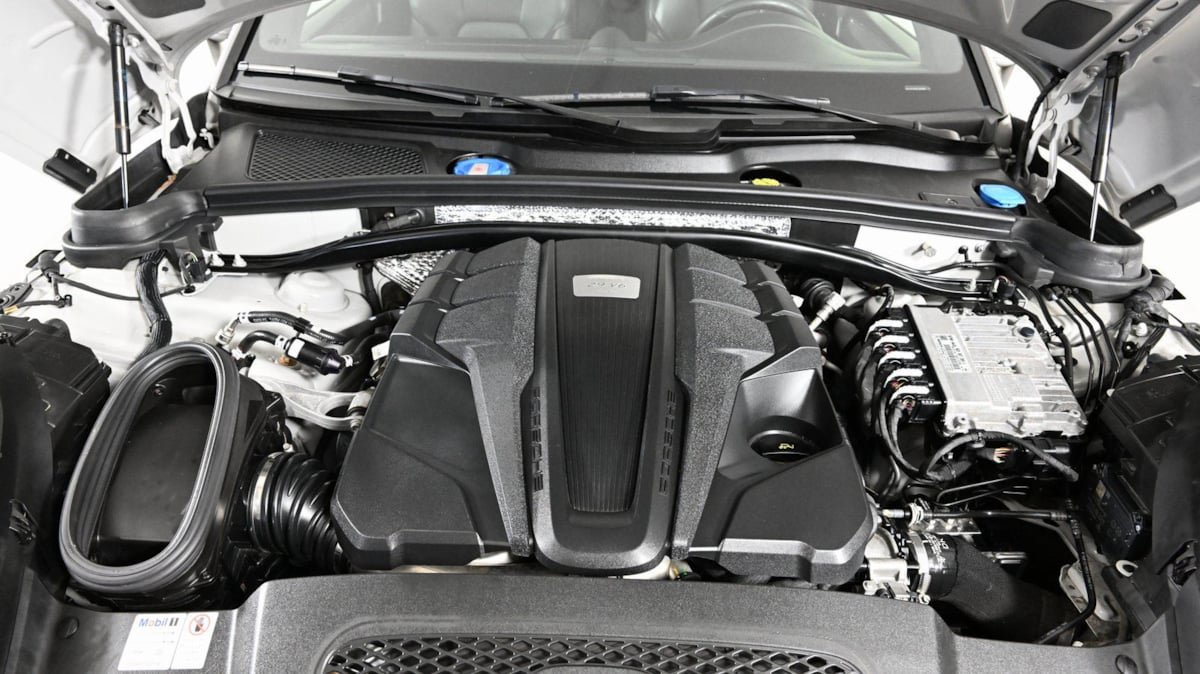 Used 2021 Porsche Macan Turbo w/ Premium Package Plus (PF0) image 45