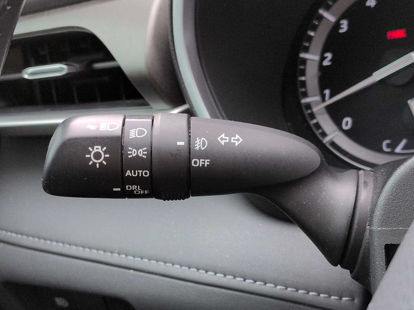 Used 2021 Toyota Highlander XLE FWD image 29