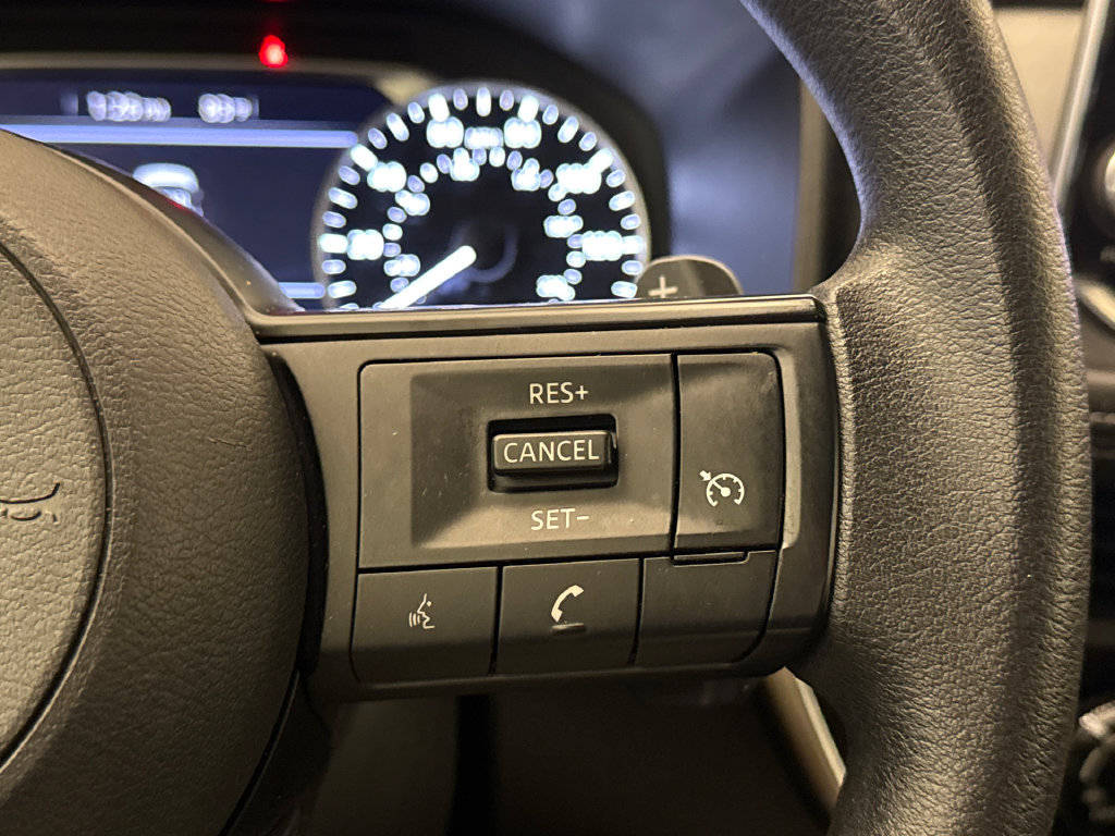 Used 2023 Nissan Rogue S AWD/4WD image 28