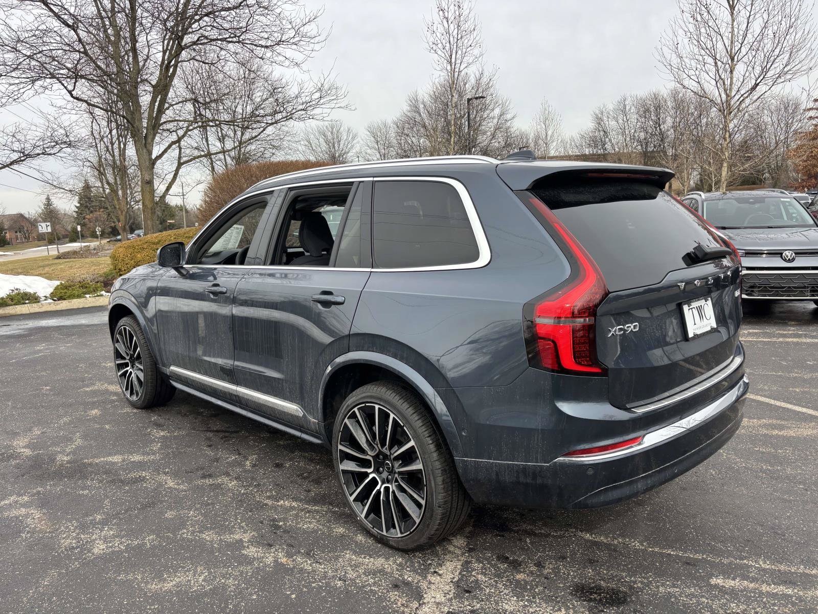 Used 2026 Volvo XC90 B6 Plus w/ Protection Package Premier AWD/4WD image 5