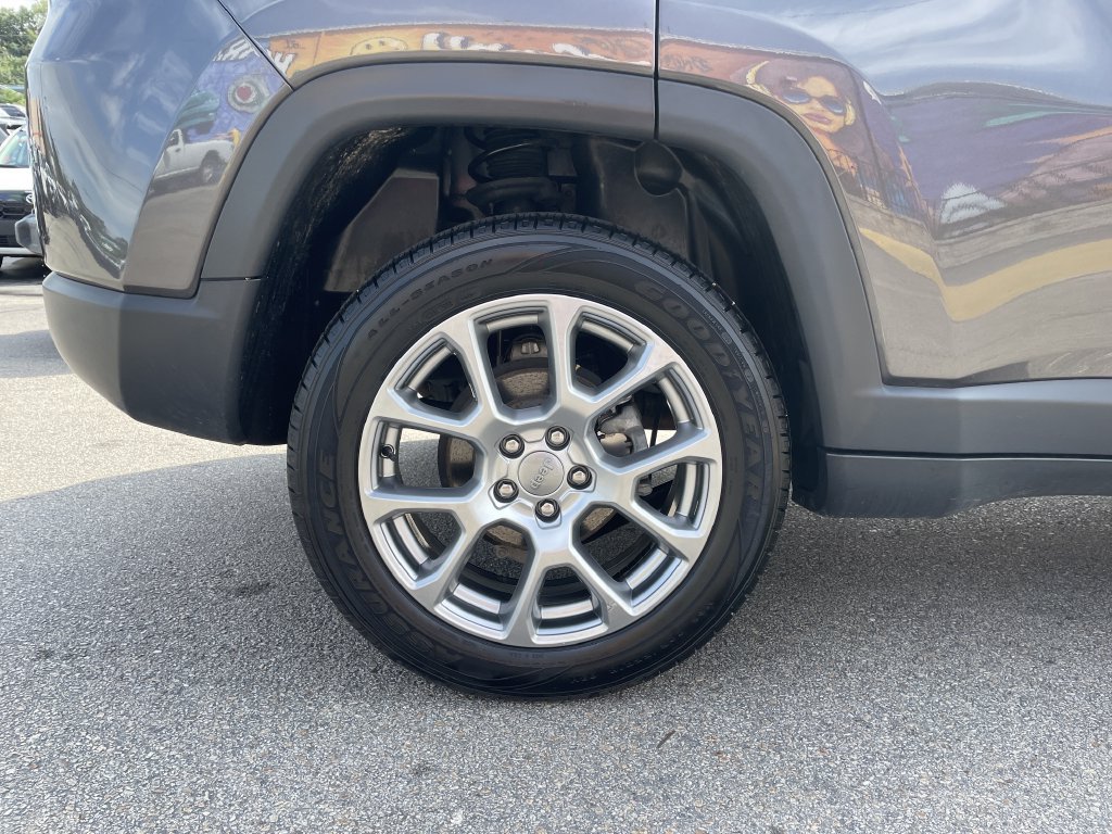 Used 2022 Jeep Compass Latitude AWD/4WD image 12
