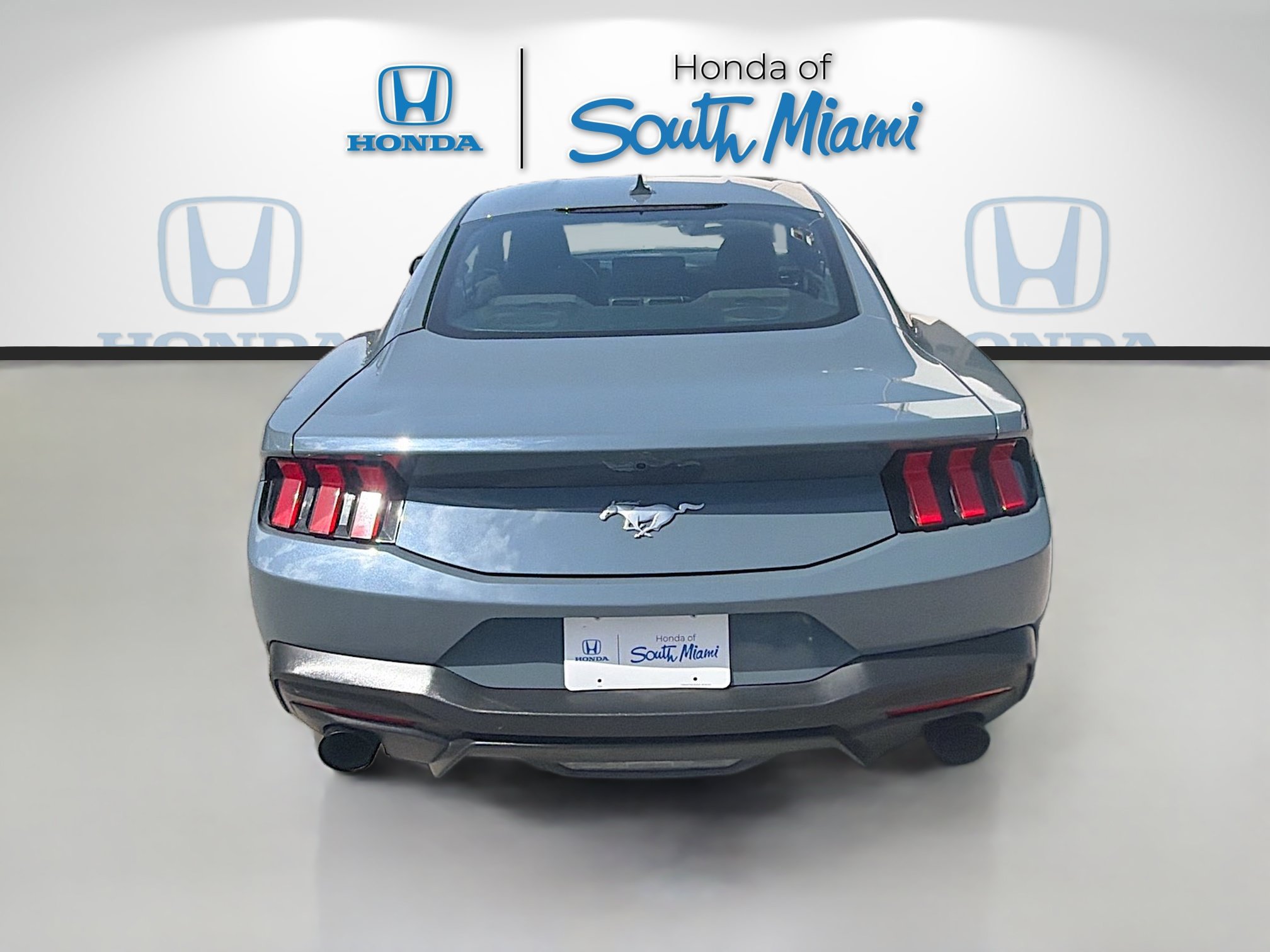 Used 2024 Ford Mustang Coupe RWD image 6