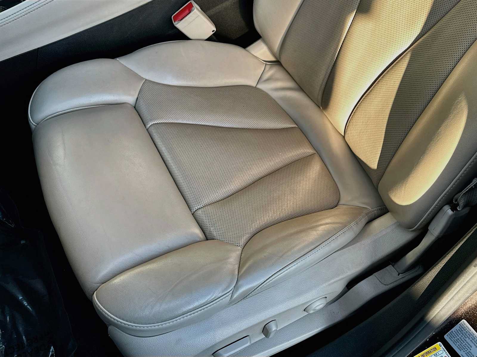 Used 2020 Buick Envision Premium w/ Driver Confidence Package AWD/4WD image 20