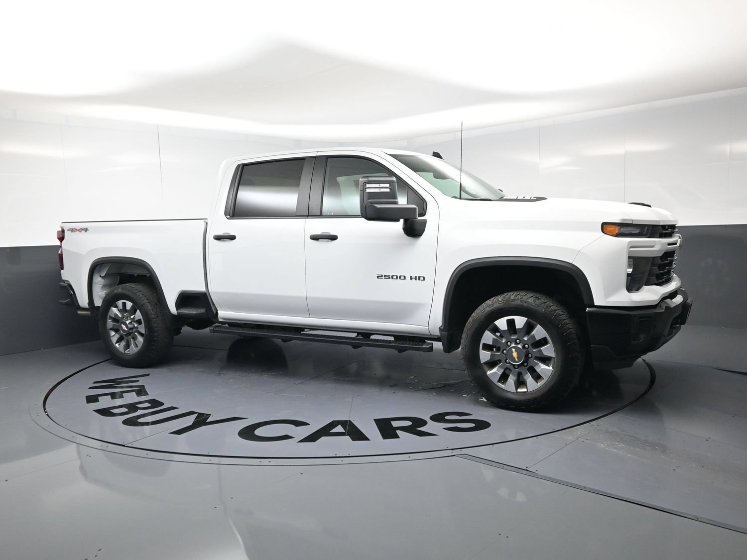 Used 2024 Chevrolet Silverado 2500 Custom w/ Custom Convenience Package AWD/4WD image 2