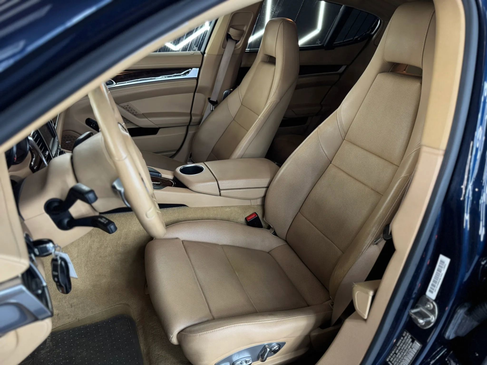 Used 2013 Porsche Panamera 4 Platinum Edition image 17