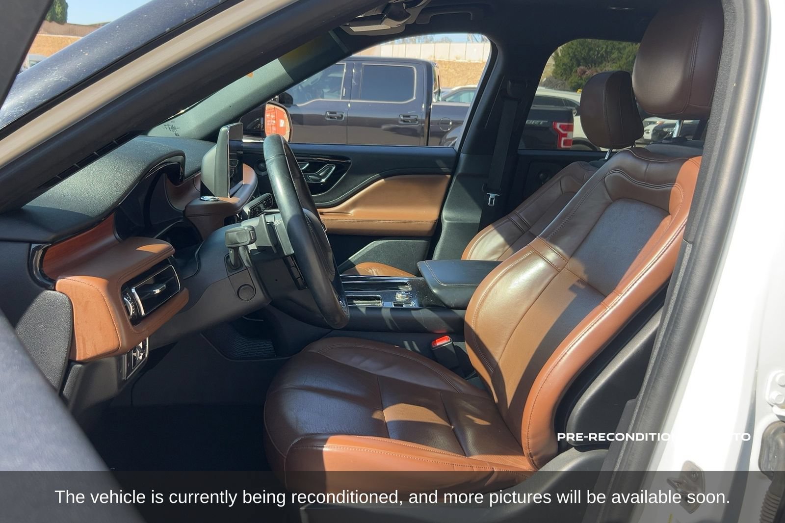 Used 2020 Lincoln Aviator Reserve w/ Class IV Trailer Tow Package RWD image 11