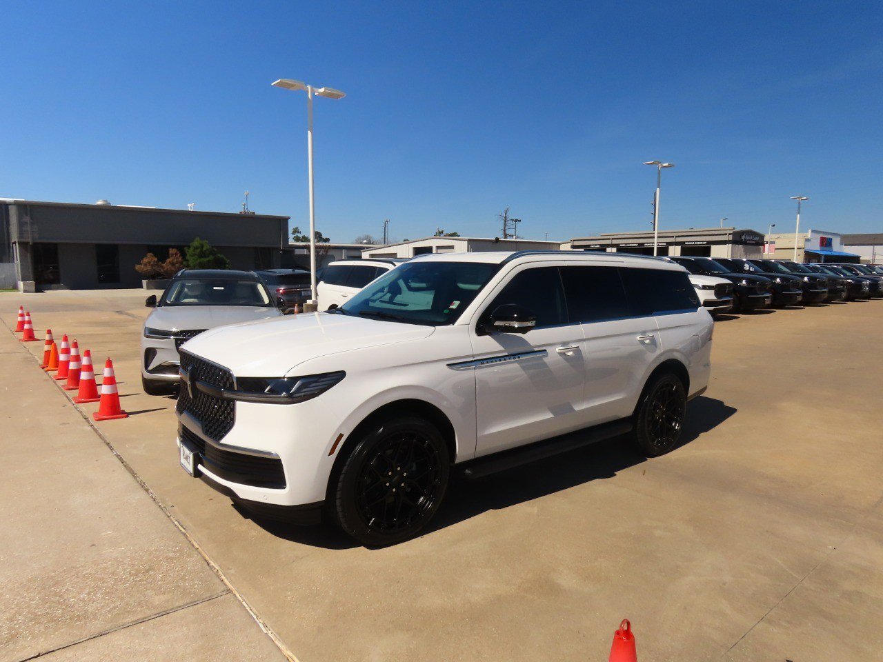 New 2026 Lincoln Navigator Premiere image 2