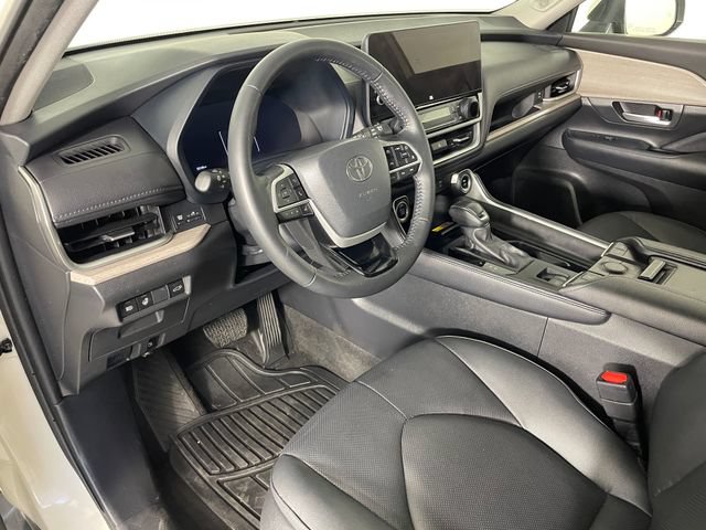 Used 2024 Toyota Grand Highlander AWD image 5