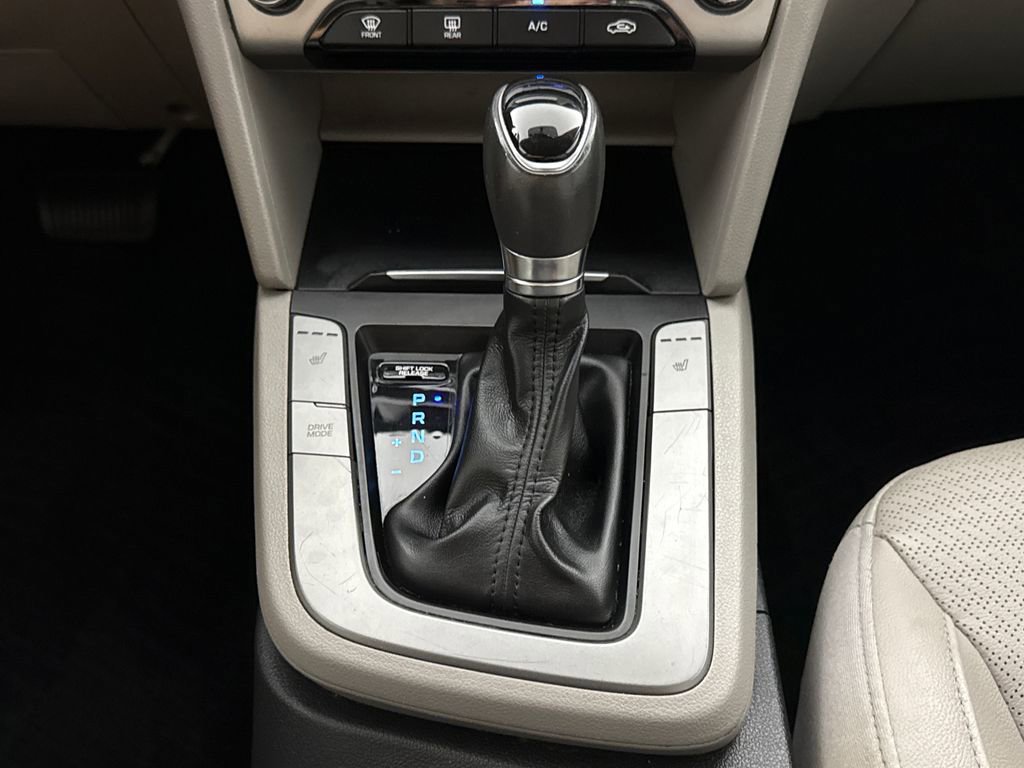 Used 2017 Hyundai Elantra Limited image 17