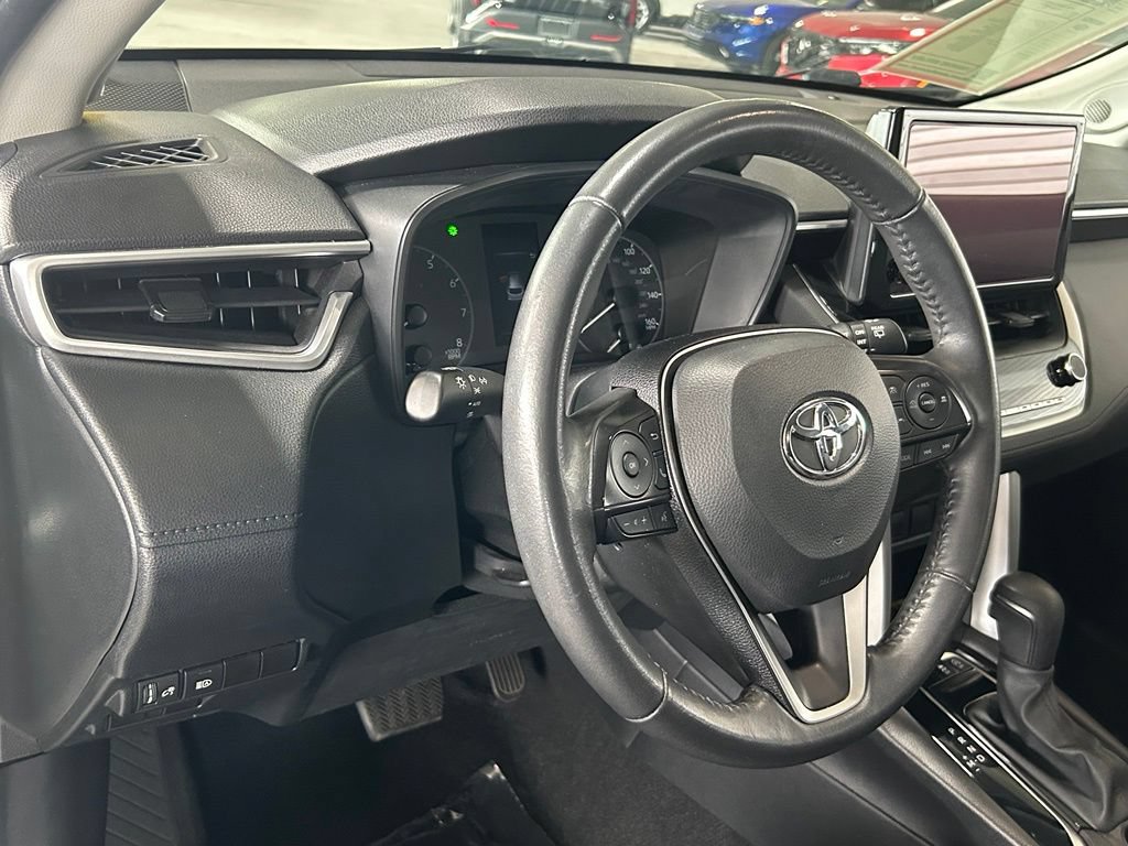 Used 2023 Toyota Corolla Cross LE w/ Moonroof Package FWD image 19