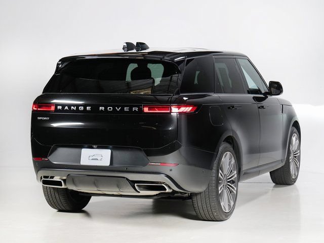 Used 2024 Land Rover Range Rover Sport SE AWD/4WD image 2
