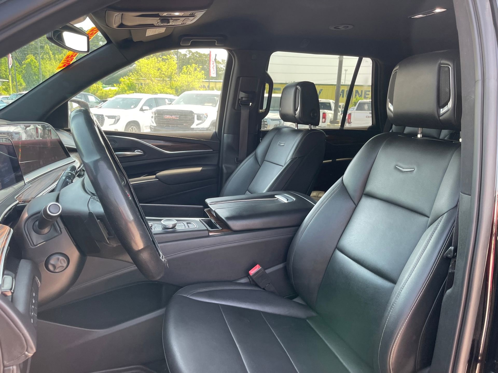 Used 2021 Cadillac Escalade Luxury image 13