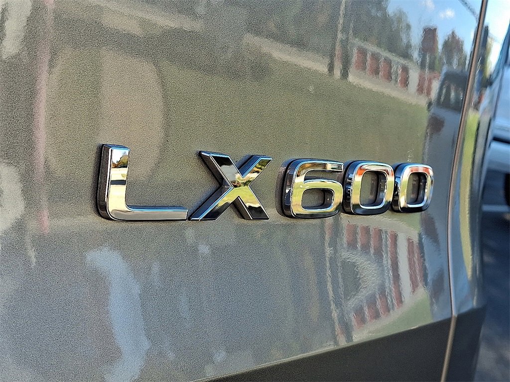 Used 2023 Lexus LX 600 4WD w/ Luxury Package image 28