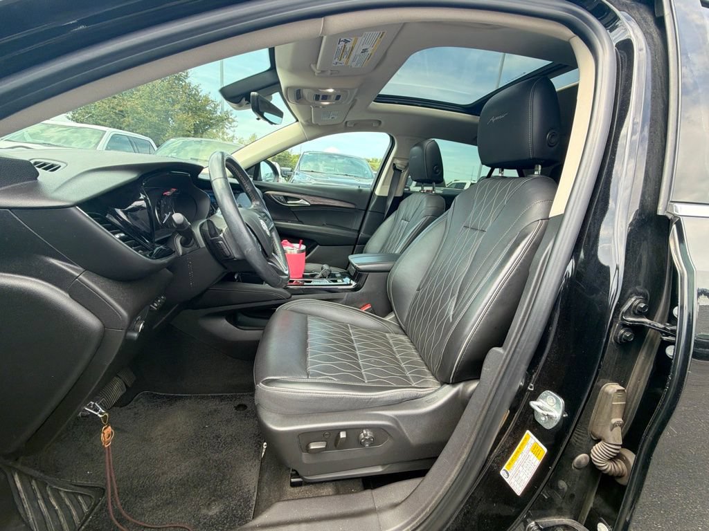 Used 2021 Buick Envision Avenir w/ Technology Package II AWD/4WD image 6