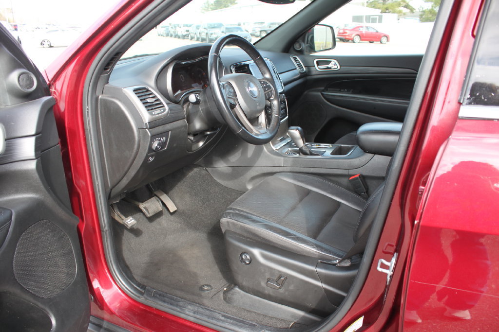 Used 2022 Jeep Grand Cherokee Laredo X RWD image 11