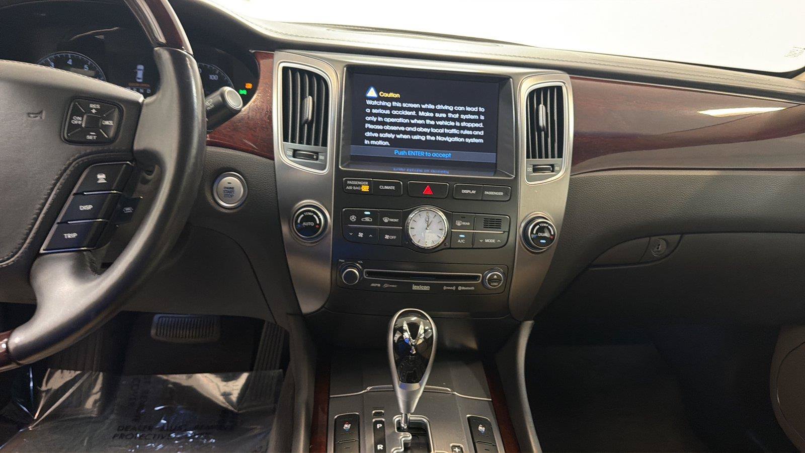 Used 2011 Hyundai Equus Ultimate RWD image 17