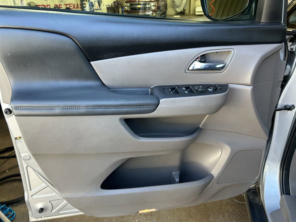 Used 2017 Honda Odyssey EX-L image 3