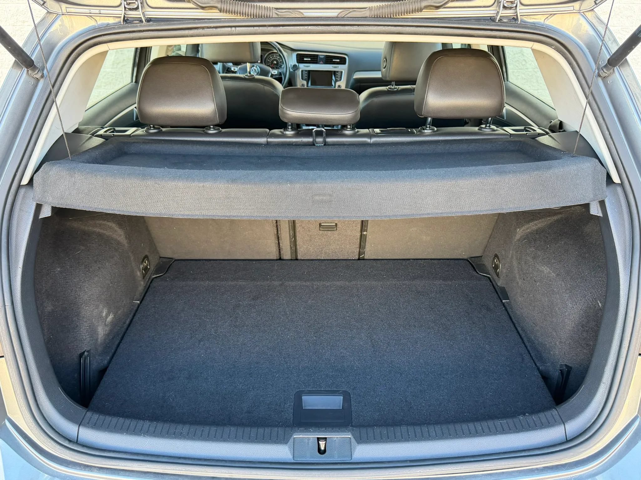 Used 2015 Volkswagen Golf TDI SE FWD image 9