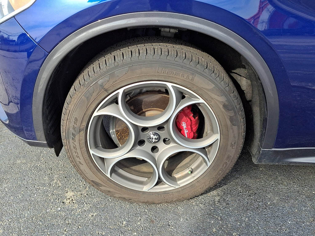 Used 2022 Alfa Romeo Stelvio Ti w/ Active Assist Plus Package image 5