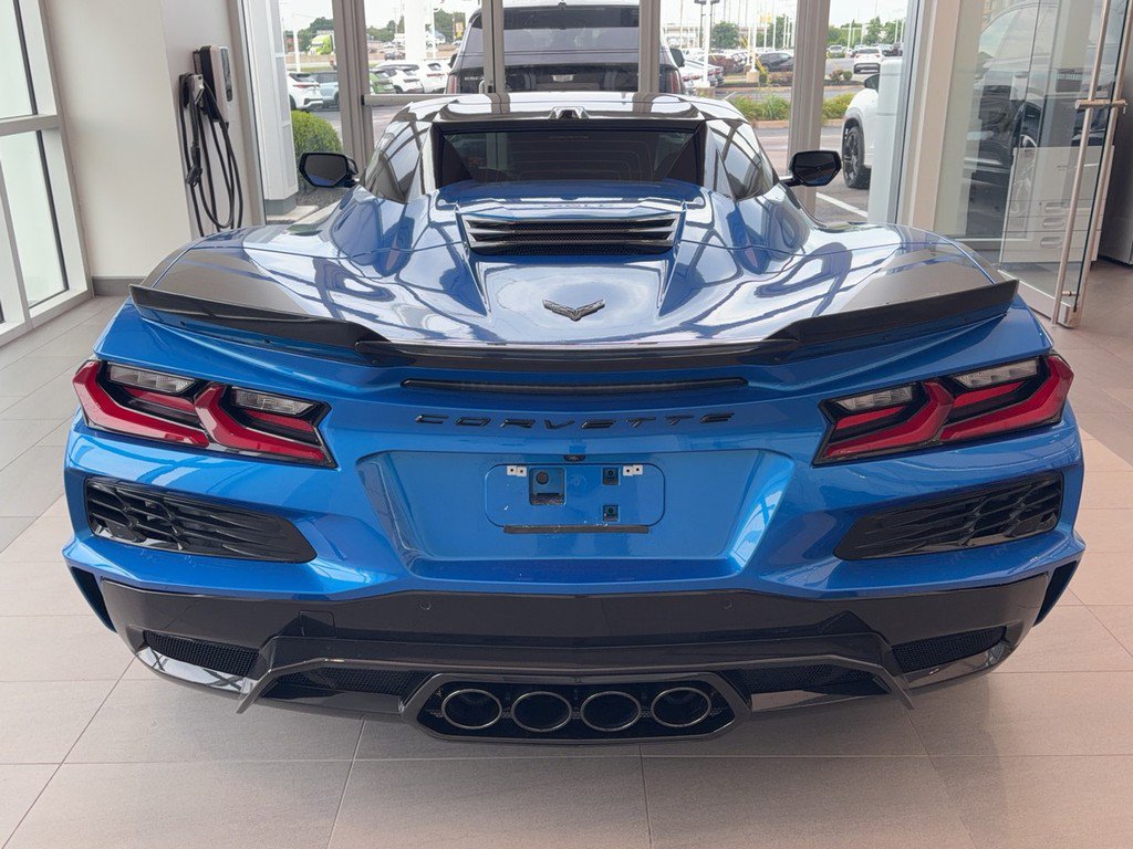 Used 2024 Chevrolet Corvette Z06 RWD image 6