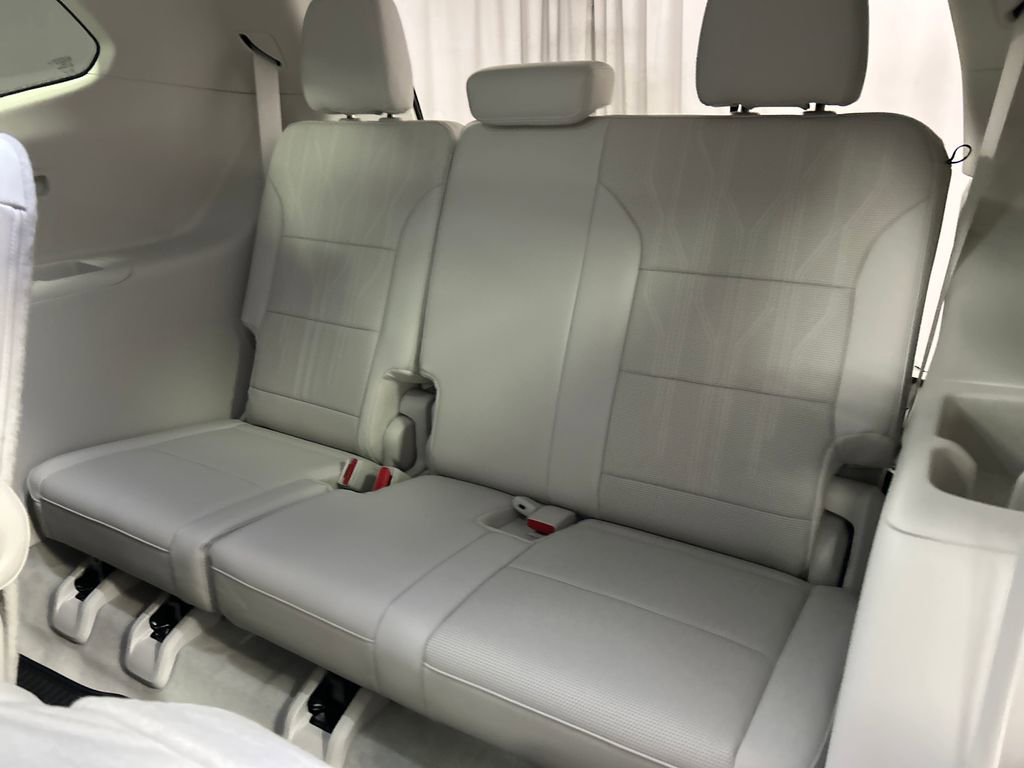 New 2026 Buick Enclave Avenir image 23